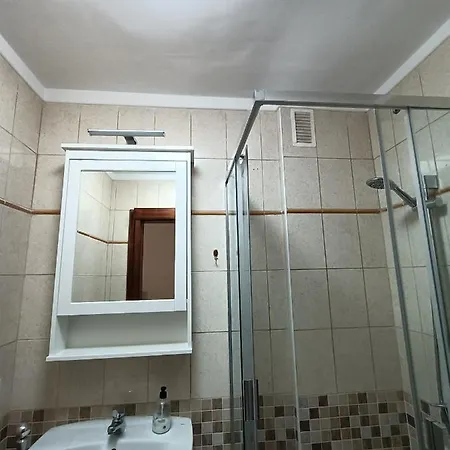 Puerta 6 Apartment *